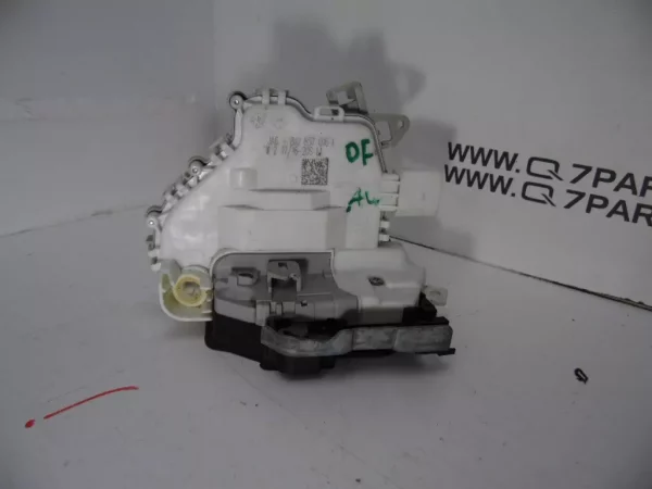 GENUINE AUDI A7 FRONT DOOR LOCK RH DRIVER SIDE 8J2837016E